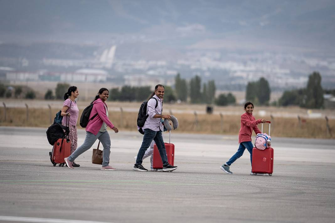 Erzurum’da zorunlu iniş yapan uçak, Hindistan’a döndü 11